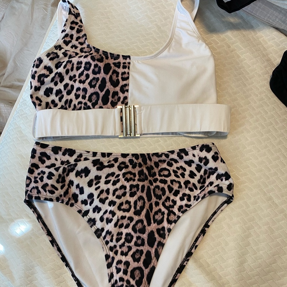 High waisted leopard belted bikini